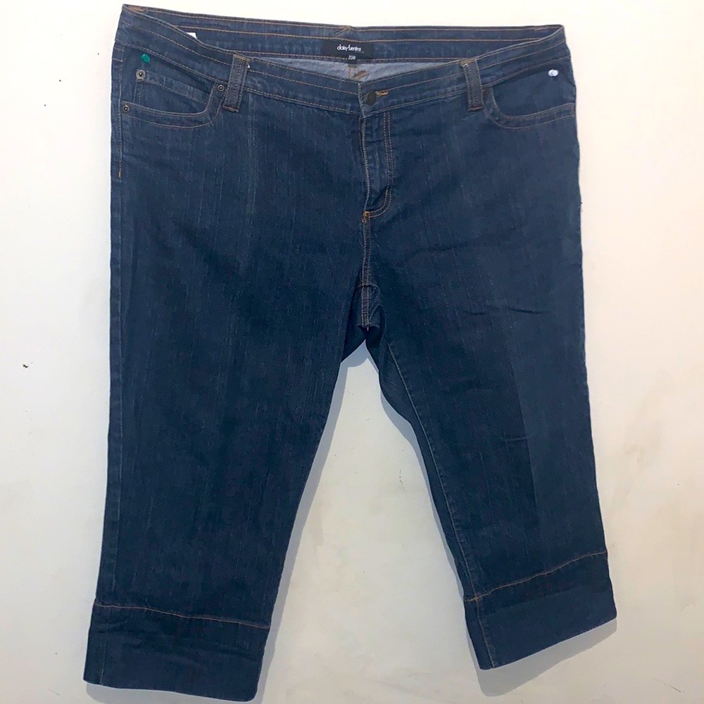 Daisy Fuentes capri size 20 W